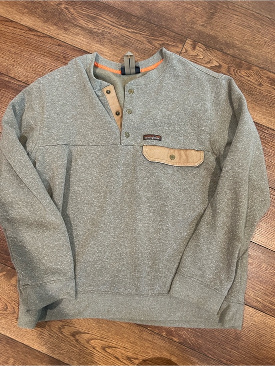 Patagonia Other - Patagonia Heathered Green Henley Sweatshirt with Tan Pocket